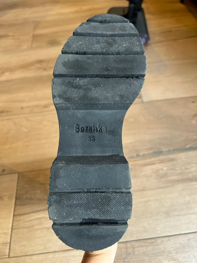 Botas con plataforma de piel Bershka Mujer