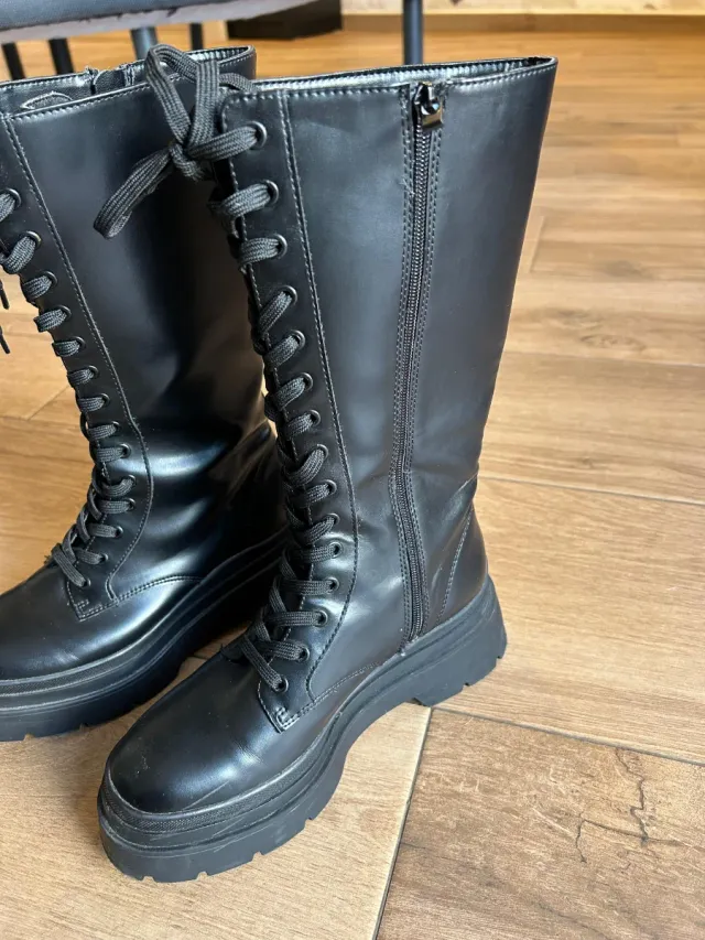 Botas con plataforma de piel Bershka Mujer