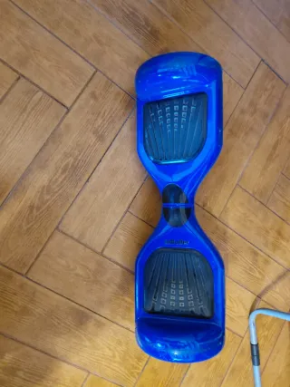 Patinete eléctrico azul