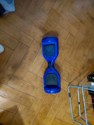 Patinete eléctrico azul