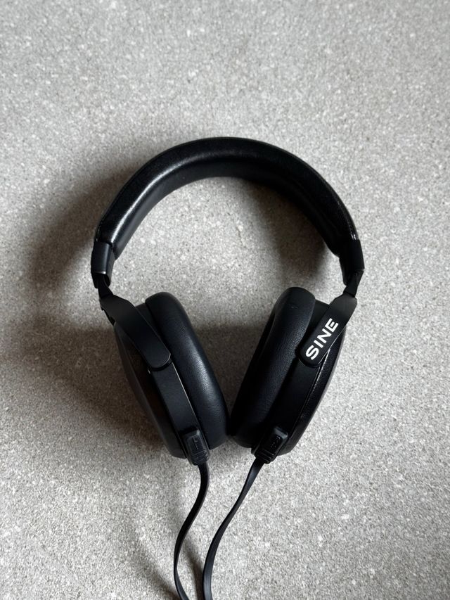 Auriculares Aude SINE Imán Planar Negro