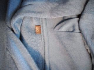 Felpa azzurra con cappuccio