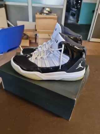 Jordan Scarpe Uomo Nere Bianche