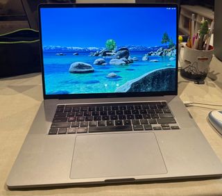 MacBook Pro 16” 2019 1TB SSD touchbar y Windows 11