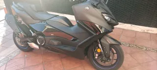 YAMAHA TMAX560