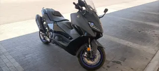 YAMAHA TMAX560