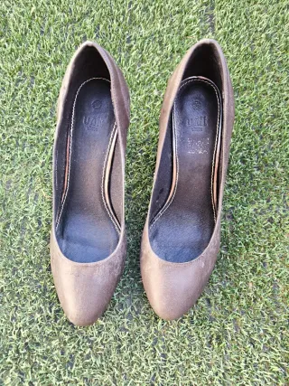 Zapatos de tacón marrones Unit
