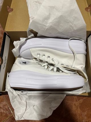 Converse Hi Top Blancas