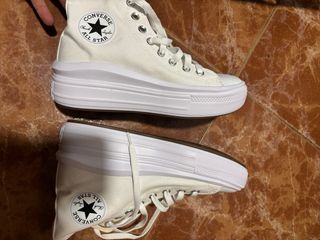 Converse Hi Top Blancas