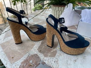Zapatos de tacón de corcho azul
