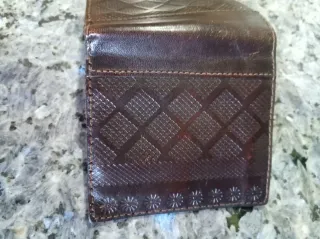 Cartera Piel Levis Marrón con Monedero