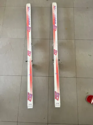 Esquís Rossignol con palos