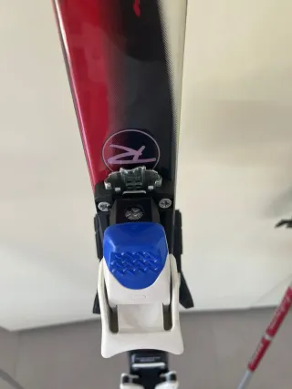 Esquís Rossignol con palos