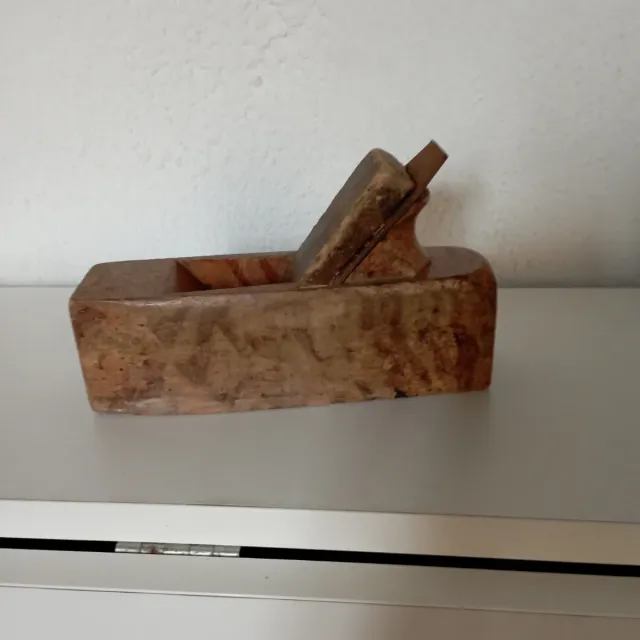 Cepillo de carpintero de madera