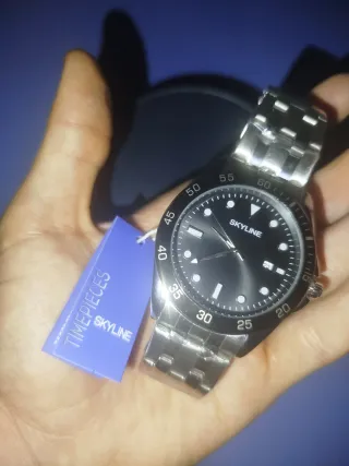 Reloj Skyline Negro y Plateado