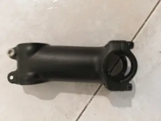 Potencia de bicicleta negra