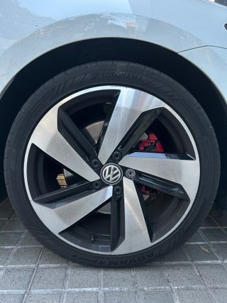 Llantas Golf GTI 7/7.5 + Neumáticos Yokohama