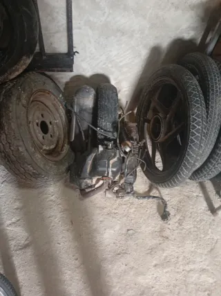 Motor de moto se vende el motor y la moto