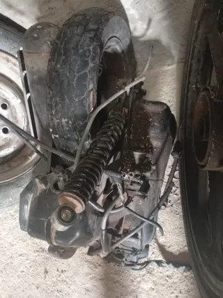 Motor de moto se vende el motor y la moto
