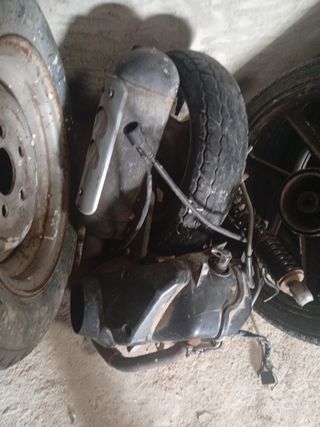 Motor de moto se vende el motor y la moto