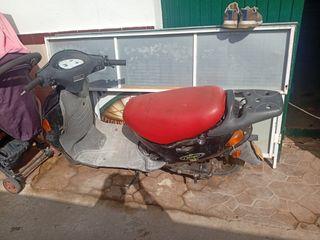 Motor de moto se vende el motor y la moto