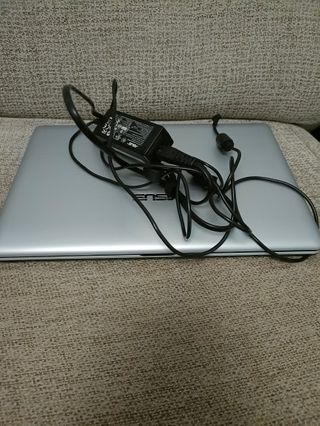 Mini portátil ASUS 