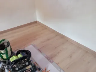 Suministro e instalación de Tarima laminada 