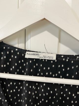 Blusa Pull&Bear lunares escote pico fruncida