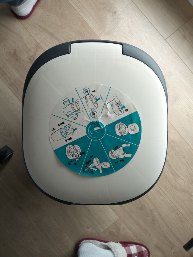 NUEVA Papelera Tommee Tippee Twist & Click