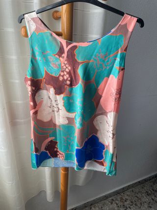 Camiseta sin mangas floral