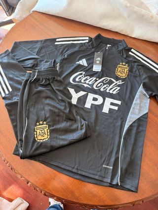 Chándal Adidas Argentina Negro y Dorado