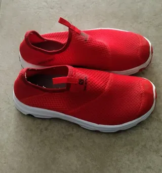 Zapatillas Salomon descanso rojas