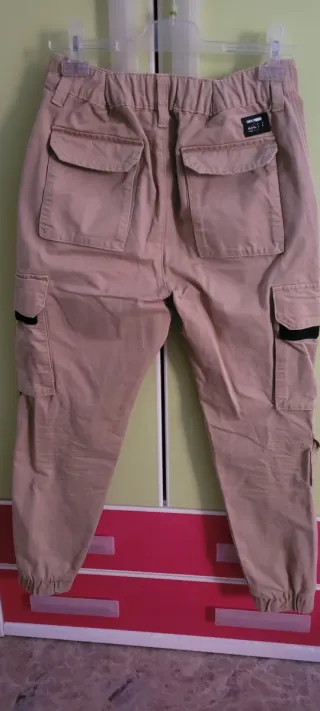 Pantalón cargo Pull&Bear beige
