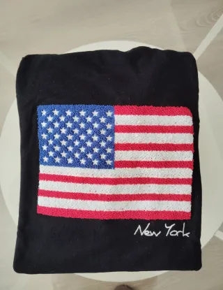 Sudadera Negra con Bandera USA y New York