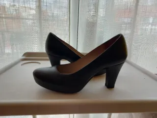 Zapatos de piel negros Unisa