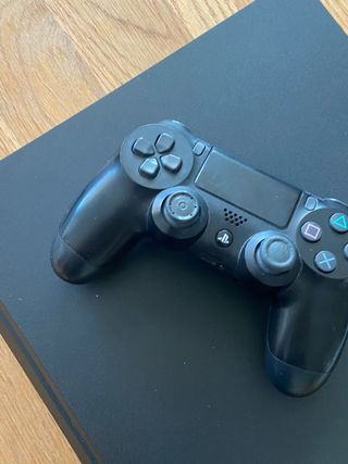 PS4 Slim 1TB + 3 Mandos + Juegos