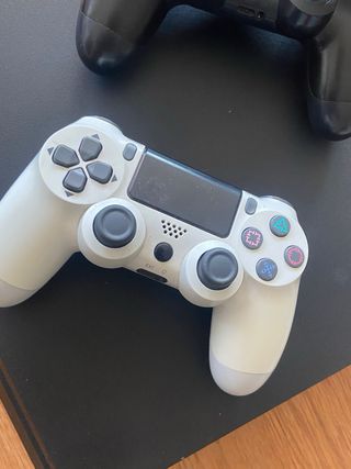 PS4 Slim 1TB + 3 Mandos + Juegos