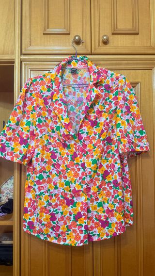 Camisa floral manga corta