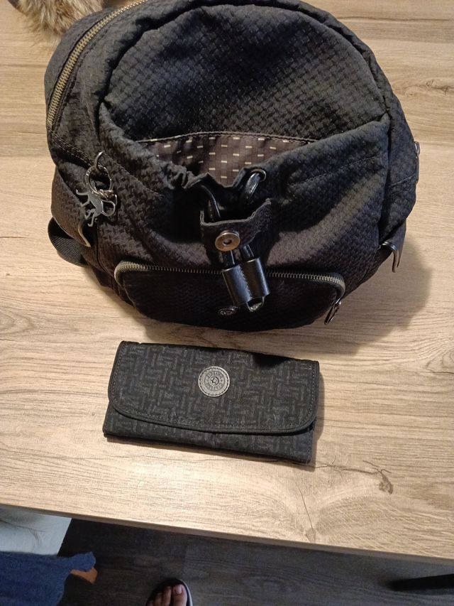 Mochila y Monedero Kipling Negro