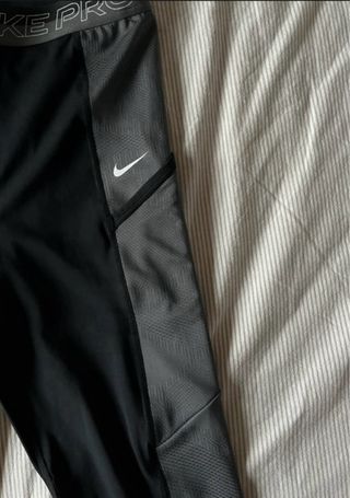 Leggings Nike Pro neri e grigi