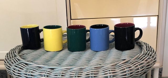 Juego de 5 tazas de cerámica