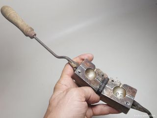 Stampo per esche da pesca