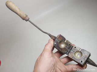 Stampo per esche da pesca