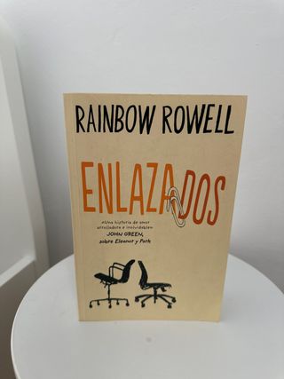 Enlazados / Attachments: A Novel (Spanish Edition)
