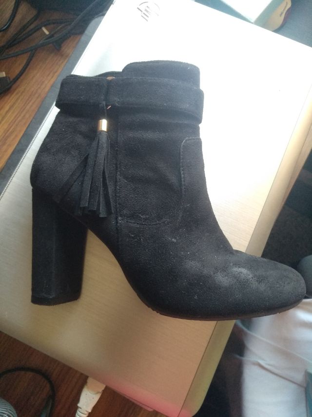 Botines Xti Negros con Tassel