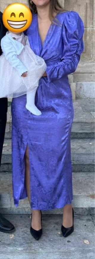 Vestido satinado lila para eventos