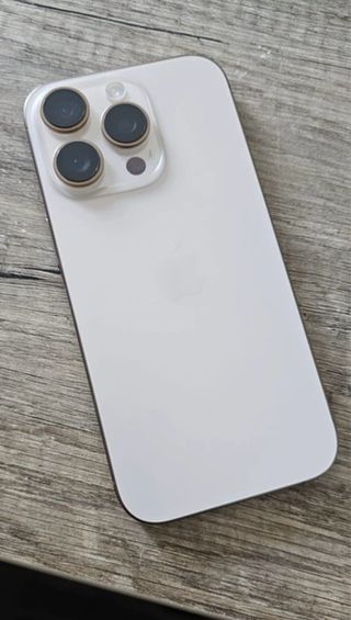 iPhone 16 Pro 256GB. 93% Bateria. En su caja. 