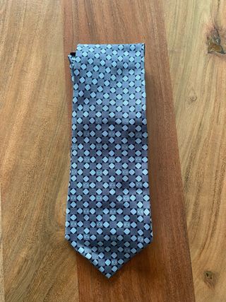 Corbata Loewe de seda gris