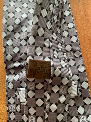 Corbata Loewe de seda gris