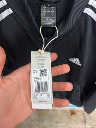 Chaqueta Adidas Negra con Rayas Blancas